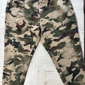 Nike Dri-FIT Sweatpants Camo with pockets.